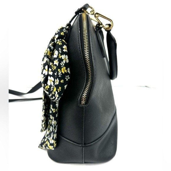 Steve Madden Black Large Dome Crossbody Bag with Gold Hardware/scarf accessorie - Picture 3 of 16